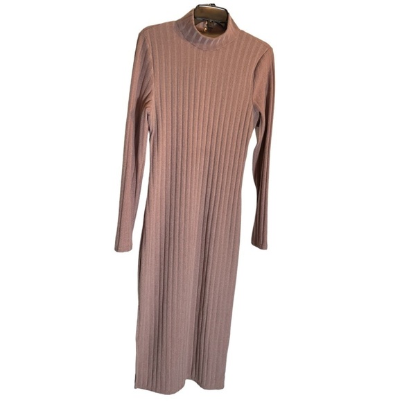 FLORET Studio TWIST BACK LONG SLEEVE RIBBED SWEATER DRESS IN MOCHA - Picture 1 of 12
